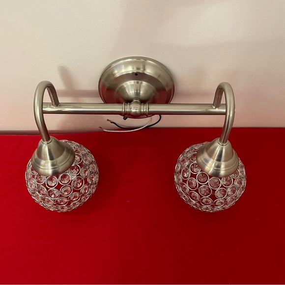 NWT 2-Light Wall Mount System - Picture 2 of 5